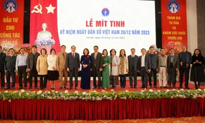 Mít tinh kỷ niệm Ngày Dân số Việt Nam và Tổng kết công tác dân số năm 2023, triển khai kế hoạch năm 2024