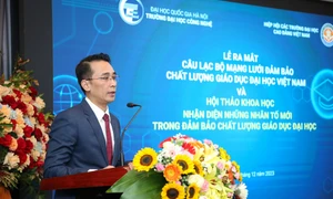 GS.TS Chử Đức Trình: “Nhiều người nghỉ hưu từ tuổi 35 vì kiến thức đã già cỗi”