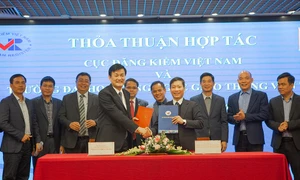 Trường Đại học Công nghệ Giao thông Vận tải ký kết hợp tác với Cục Đăng kiểm Việt Nam