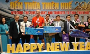 Vietnam Airlines đón những vị khách đầu tiên năm 2024 từ khắp mọi miền