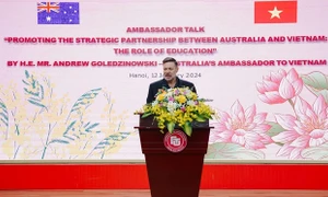 Đại sứ Australia tại Việt Nam chia sẻ về vai trò của giáo dục tại Trường Đại học Ngoại thương