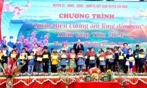 Huyện Xín Mần, Hà Giang tổ chức “Xuân biên cương ấm lòng dân bản”