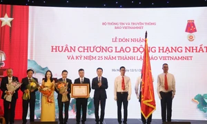 Báo VietNamNet Kỷ niệm 25 năm thành lập và  đón nhận Huân chương Lao động hạng Nhất