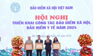 Tôn vinh, khen thưởng các cá nhân xuất sắc ngành bảo hiểm xã hội Việt Nam