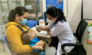 TP. Hồ Chí Minh: Hơn 2.000 mũi vaccine 5 trong 1 được tiêm cho trẻ