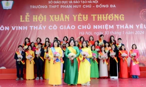 “Nồng nàn Tết ấm” trong Lễ hội Xuân yêu thương 2024 của Trường THPT Phan Huy Chú - Đống Đa