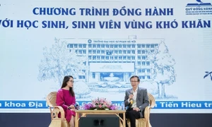 Trường Đại học Sư phạm Hà Nội đồng hành cùng với học sinh, sinh viên vùng khó