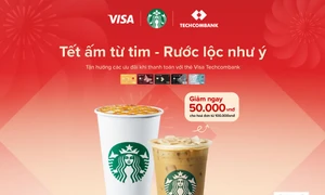 Techcombank hợp tác Starbucks Việt Nam đem “Tết ấm từ tim - Rước lộc như ý” tới khách hàng