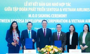 Vietnam Airlines và Sentosa Development Corporation (SDC) ký kết Bản ghi nhớ hợp tác