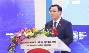 Chủ tịch Quốc hội Vương Đình Huệ: Tranh thủ thời gian, tận dụng cơ hội, tạo bứt phá ngay trong nội tại nền kinh tế