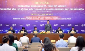 Họp báo về Diễn đàn Kinh tế - Xã hội Việt Nam năm 2023