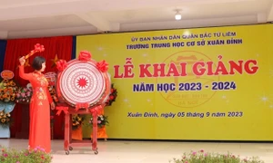 Hà Nội: Trường THCS Xuân Đỉnh hân hoan đón chào năm học mới