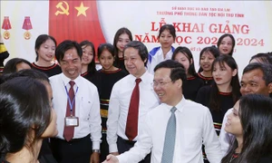 Chủ tịch nước Võ Văn Thưởng đánh trống khai giảng năm học mới tại Gia Lai