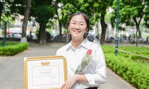 Nữ thủ khoa Đại học Bách Khoa Hà Nội: "Chọn môi trường học để rèn luyện kỷ luật bản thân"