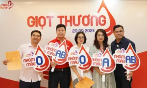 Người TNG Holdings Vietnam mang “giọt thương” gửi vào ngân hàng máu