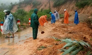 Mưa lớn gây sạt lở nhiều nơi ở Nam Trà My, Quảng Nam