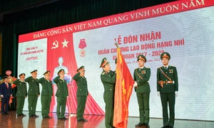 Viettel Post vinh dự đón nhận Huân chương lao động hạng Nhì