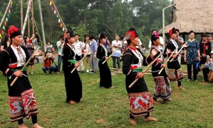 Bảo tồn trang phục truyền thống của dân tộc Khơ Mú tỉnh Điện Biên