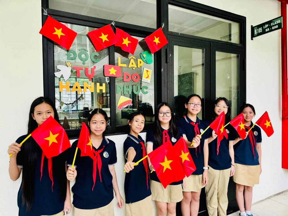 Hòa chung không khí cả nước thi đua lập thành tích chào mừng Ngày thống nhất đất nước, Trường THCS Thái Thịnh cũng tổ chức nhiều hoạt động ý nghĩa để giáo dục học sinh về truyền thống yêu nước, lòng biết ơn thế hệ đi trước. 492426093-1130277975569868-4696994209068482790-n.jpg
