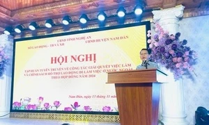 Đẩy mạnh hỗ trợ lao động đi làm việc ở nước ngoài theo hợp đồng