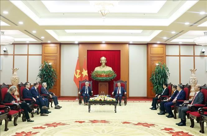 Tổng Bí thư Tô Lâm tiếp Bí thư toàn quốc Đảng Cộng sản Pháp Fabien Roussel. Ảnh: Thống Nhất/TTXVN Tổng Bí thư Tô Lâm tiếp Bí thư toàn quốc Đảng Cộng sản Pháp Fabien Roussel. Ảnh: Thống Nhất/TTXVN
