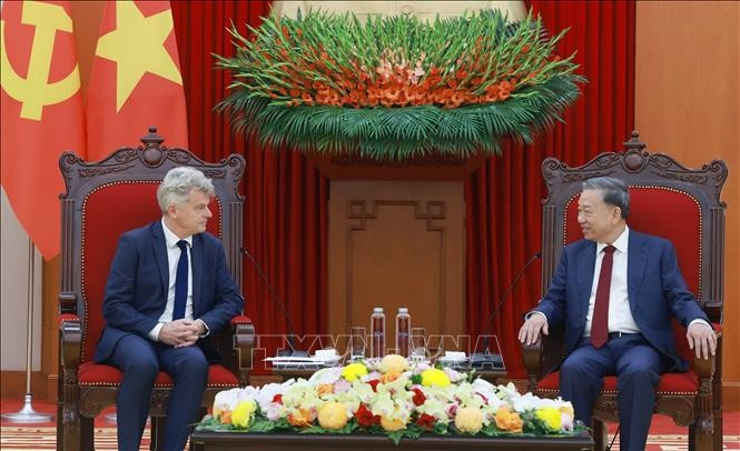 Tổng Bí thư Tô Lâm tiếp Bí thư toàn quốc Đảng Cộng sản Pháp Fabien Roussel. Ảnh: Thống Nhất/TTXVN Tổng Bí thư Tô Lâm tiếp Bí thư toàn quốc Đảng Cộng sản Pháp Fabien Roussel. Ảnh: Thống Nhất/TTXVN