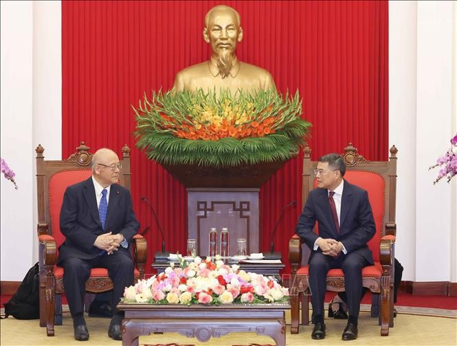 Trưởng Ban Tổ chức Trung ương Lê Minh Hưng tiếp Cố vấn đặc biệt Liên minh Nghị sĩ hữu nghị Nhật - Việt Takebe Tsutomu. Ảnh: Phương Hoa/TTXVN Trưởng Ban Tổ chức Trung ương Lê Minh Hưng tiếp Cố vấn đặc biệt Liên minh Nghị sĩ hữu nghị Nhật - Việt Takebe Tsutomu. Ảnh: Phương Hoa/TTXVN