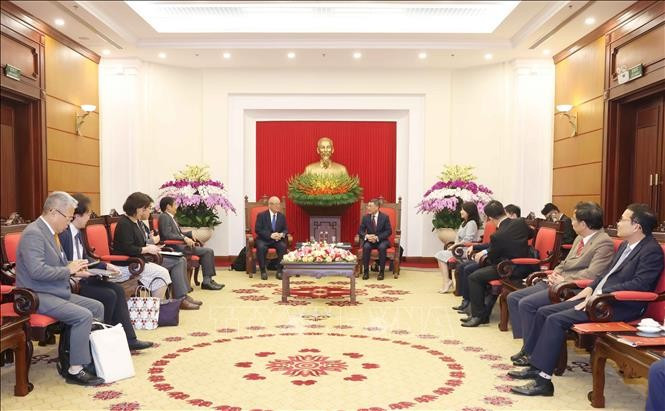 Trưởng Ban Tổ chức Trung ương Lê Minh Hưng tiếp Cố vấn đặc biệt Liên minh Nghị sĩ hữu nghị Nhật - Việt Takebe Tsutomu. Ảnh: Phương Hoa/TTXVN Trưởng Ban Tổ chức Trung ương Lê Minh Hưng tiếp Cố vấn đặc biệt Liên minh Nghị sĩ hữu nghị Nhật - Việt Takebe Tsutomu. Ảnh: Phương Hoa/TTXVN