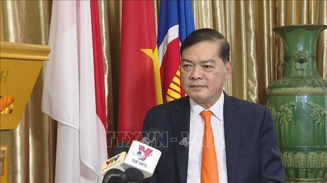 Đại sứ Việt Nam tại Singapore Mai Phước Dũng trả lời phỏng vấn TTXVN. Ảnh: Tất Đạt/TTXVN Đại sứ Việt Nam tại Singapore Mai Phước Dũng trả lời phỏng vấn TTXVN. Ảnh: Tất Đạt/TTXVN
