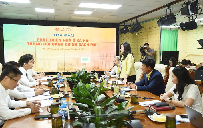 Quang cảnh tọa đàm. Ảnh: Quang Khánh TBT-a2.jpg