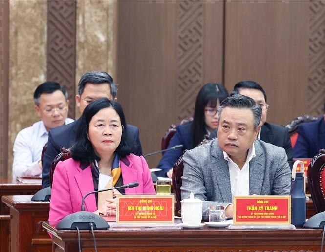Lãnh đạo Thành ủy Hà Nội tại buổi làm việc. Ảnh: Thống Nhất/TTXVN Lãnh đạo Thành ủy Hà Nội tại buổi làm việc. Ảnh: Thống Nhất/TTXVN