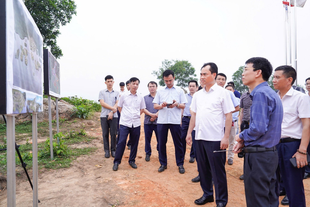 Bí thư Tỉnh ủy Thái Nguyên Trịnh Việt Hùng yêu cầu các địa phương, đơn vị và chủ đầu tư phát huy tinh thần tích cực, chủ động, “vượt nắng, thắng mưa”, phối hợp chặt chẽ để đẩy nhanh tiến độ các công trình Bí thư Tỉnh ủy Thái Nguyên Trịnh Việt Hùng yêu cầu các địa phương, đơn vị và chủ đầu tư phát huy tinh thần tích cực, chủ động, “vượt nắng, thắng mưa”, phối hợp chặt chẽ để đẩy nhanh tiến độ các công trình