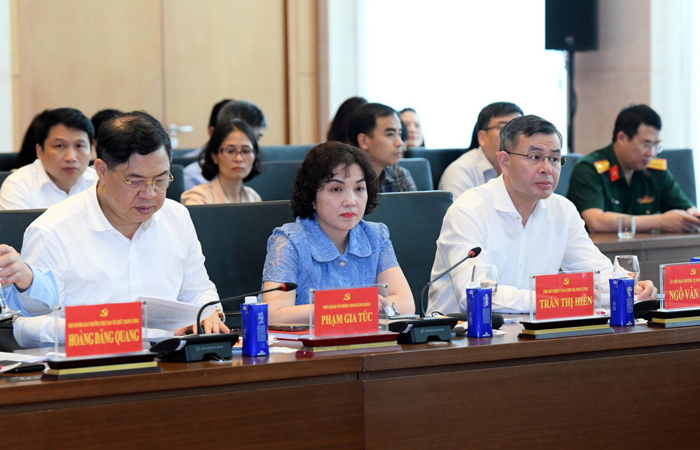 Các đại biểu dự hội nghị Các đại biểu dự hội nghị