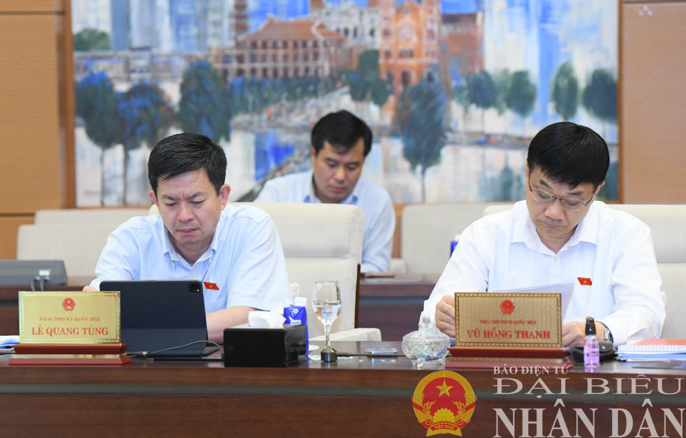 Các đại biểu dự phiên họp. Ảnh: Lâm Hiển dbnd_br_cac-dai-bieu-tham-du-phien-hop1.jpg