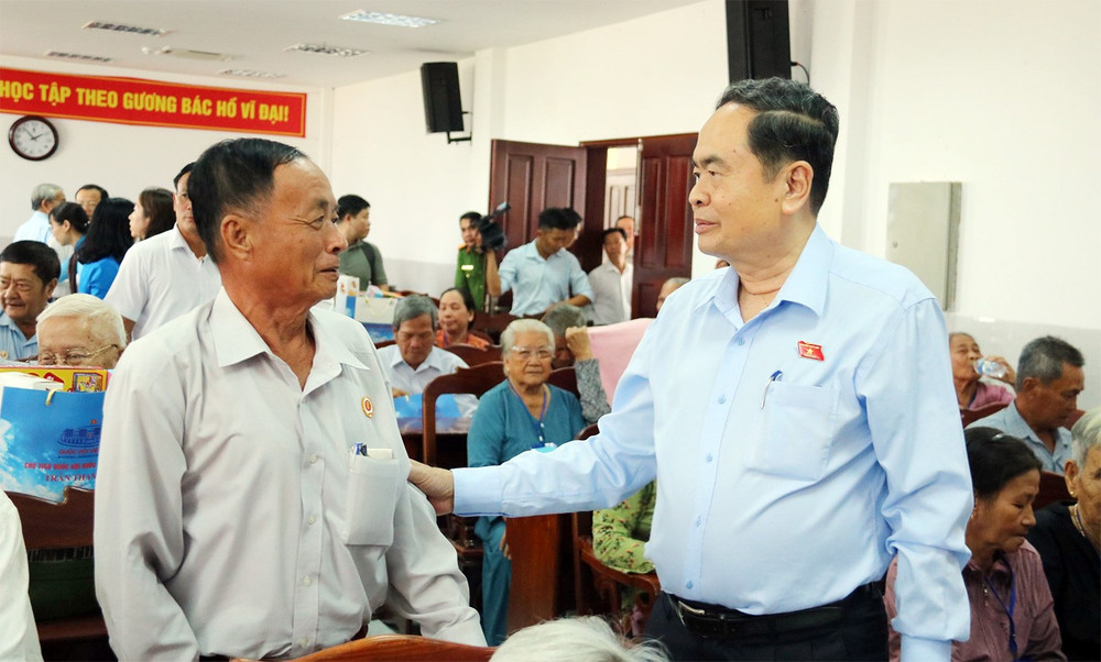 Chủ tịch Quốc hội Trần Thanh Mẫn với cử tri tỉnh Hậu Giang. Ảnh: Hải Hành Chủ tịch Quốc hội Trần Thanh Mẫn với cử tri tỉnh Hậu Giang. Ảnh: Hải Hành
