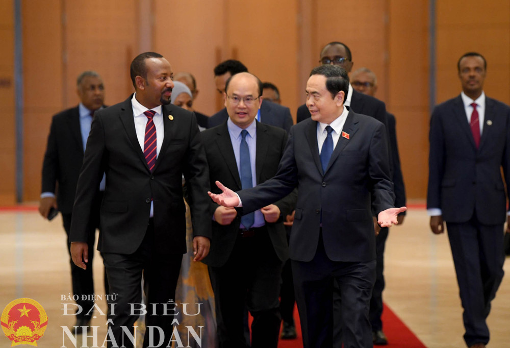 Chủ tịch Quốc hội Trần Thanh Mẫn đón Thủ tướng Cộng hòa Dân chủ Liên bang Ethiopia Abiy Ahmed Ali. Ảnh: Lâm Hiển Chủ tịch Quốc hội Trần Thanh Mẫn đón Thủ tướng Cộng hòa Dân chủ Liên bang Ethiopia Abiy Ahmed Ali. Ảnh: Lâm Hiển