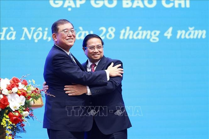 Thủ tướng Phạm Minh Chính và Thủ tướng Nhật Bản Ishiba Shigeru tại cuộc gặp gỡ báo chí hai nước. Ảnh: Dương Giang/TTXVN Thủ tướng Phạm Minh Chính và Thủ tướng Nhật Bản Ishiba Shigeru tại cuộc gặp gỡ báo chí hai nước. Ảnh: Dương Giang/TTXVN
