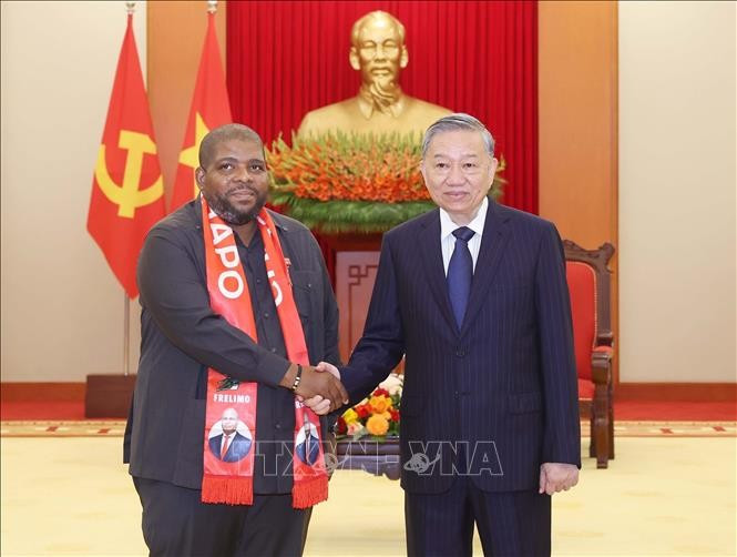 Tổng Bí thư Tô Lâm tiếp Tổng Thư ký Đảng Mặt trận giải phóng Mozambique (FRELIMO) Chakil Felizardo Aboobacar. Ảnh: Thống Nhất/TTXVN Tổng Bí thư Tô Lâm tiếp Tổng Thư ký Đảng Mặt trận giải phóng Mozambique (FRELIMO) Chakil Felizardo Aboobacar. Ảnh: Thống Nhất/TTXVN