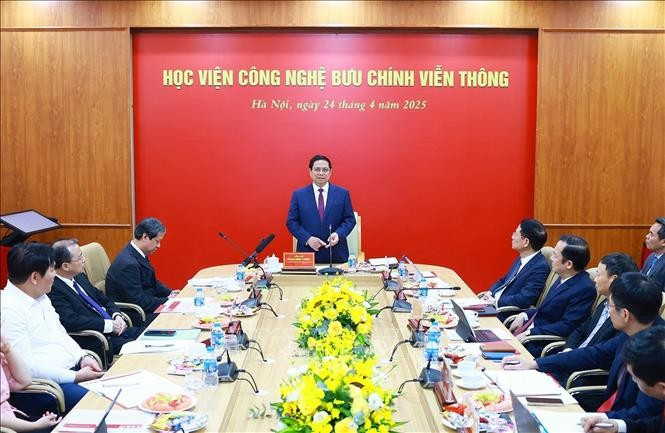 Thủ tướng Phạm Minh Chính làm việc với Học viện Công nghệ Bưu chính Viễn thông. Ảnh: Dương Giang/TTXVN Thủ tướng Phạm Minh Chính làm việc với Học viện Công nghệ Bưu chính Viễn thông. Ảnh: Dương Giang/TTXVN