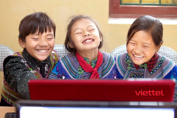 Viettel đứng thứ 3 trong "Change the world 2024" vì các nỗ lực cải thiện chất lượng giáo dục tại Việt Nam. Ảnh: VT 1-7832.jpg