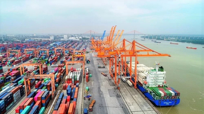 11 tháng năm 2024, tổng trị giá xuất nhập khẩu hàng hóa đạt 715,55 tỷ USD. Ảnh: HQ 2291202-a8f6ec346d8cc354bb08b29773f0717a.jpg