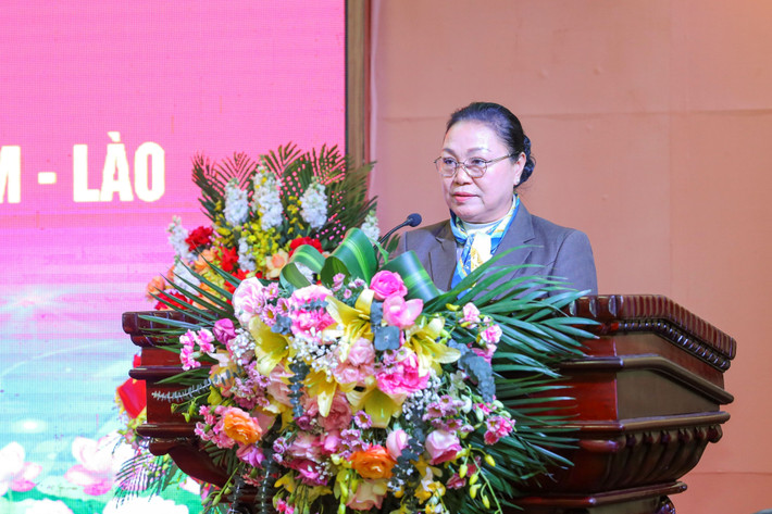 Đại sứ Cộng hòa dân chủ nhân dân Lào tại Việt Nam Khamphao Ernthavanh phát biểu tại cuộc gặp mặt. Ảnh: Đinh Hòa hoa-3080viet-lao2.jpg
