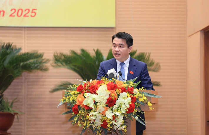 Trưởng Ban Pháp chế HĐND thành phố Duy Hoàng Dương báo cáo thẩm tra tại kỳ họp kh3.jpg