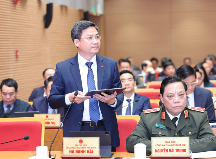 Phó Chủ tịch UBND thành phố Hà Nội Hà Minh Hải phát biểu làm rõ một số vấn đề tại phiên chất vấn img-1308.png