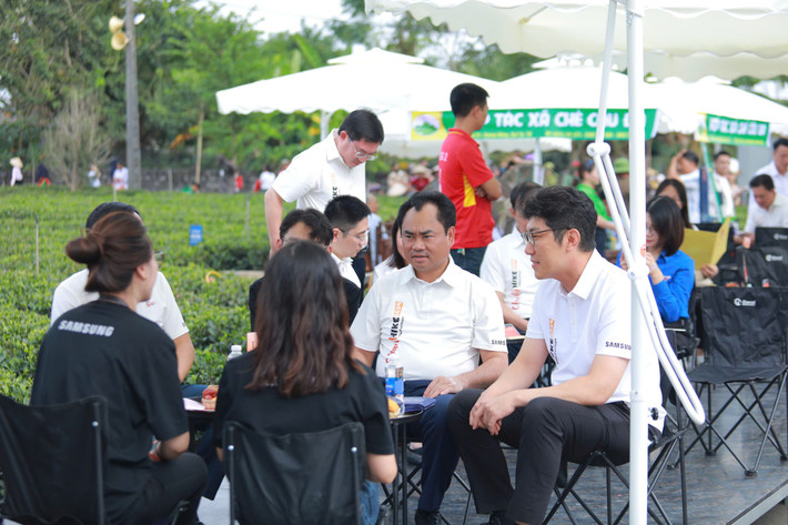 Bí thư Tỉnh ủy Thái Nguyên Trịnh Việt Hùng và Tổng Giám đốc, Phó Tổng Giám đốc nhà máy SEVT tham gia sự kiện đi bộ gây quỹ hỗ trợ trẻ em bị bệnh tim z6004092164035-29681cc17af62e89a3bbd244f32e7e77-sao-chep.jpg