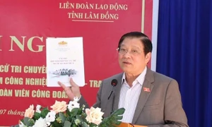 Trưởng Ban Nội chính Trung ương Phan Đình Trạc tiếp xúc cử tri tại Đà Lạt