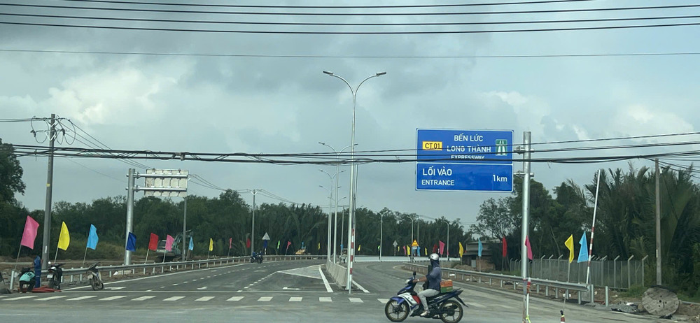 Dự án về dích đúng tiến độ, chào mừng đúng dịp kỷ niệm 50 năm Ngày Giải phóng miền Nam, thống nhất đất nước ben-luc-long-thanh-4.jpg