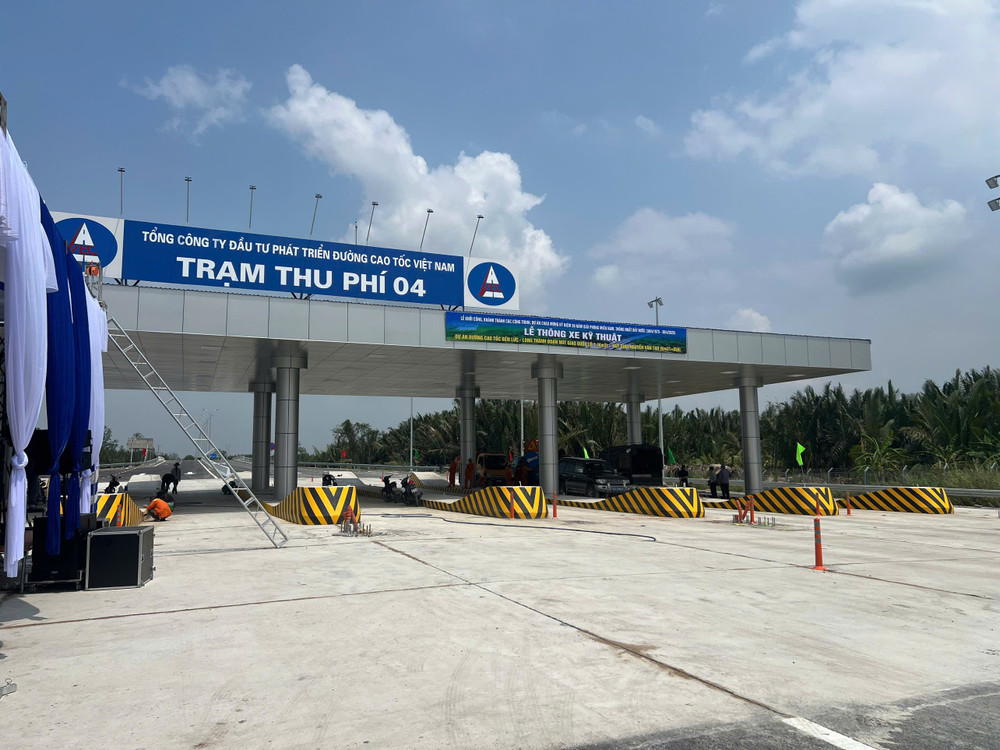Trạm thu phí số 4, Dự án đường cao tốc Bến Lức - Long Thành đoạn nút giao QL1 (km3) sẽ đi vào hoạt động sau khi khánh thành toàn tuyến ben-luc-long-thanh-2.jpg