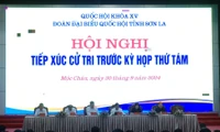 Đoàn đại biểu Quốc hội tỉnh Sơn La tiếp xúc cử tri tại huyện Mộc Châu