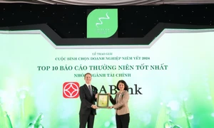 SeABank dẫn đầu Top 10 doanh nghiệp Quản trị công ty tốt nhất (Midcap) tại VLCA 2024 